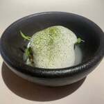 gallery by Chele - 鯛で牡蠣を表したプレート。ココナツクリーム　マンゴスチン　牡蠣の苦みはモリンガで再現