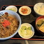 やまがたべこいち - ★牛丼（温泉卵・600円税込）★