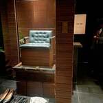 The Back Room - この「STAFF　ONLY」のドアが入口！