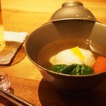 Shiawase Zammai - ●かにしんじょう
                        えびではなく、かにのしんじょうでした。
                        蟹の味もすごくして、優しいお汁の味でおいしかったです。