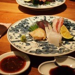 Shiawase Zammai - ●お造り
                        つぶ貝、あおりイカ、しめさば、炙りタイ
                        どれもおいしいお刺身でした。
