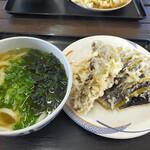 かばと製麺所 - かけうどん＆ナス天・ひらたけ天