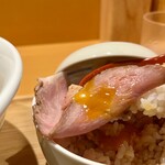 一富士商店 - ミニチャーシュー丼リフト
