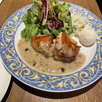 YPSILON Aoyama - 国産鶏もも肉のポルチーニクリームソース（1,450円）