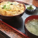 公楽 - カツ丼830円