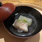 温石 - 焼津 船上神経〆 白甘鯛と冬瓜の椀、柚子皮