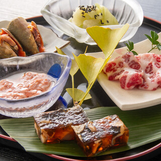 季節を彩る山海の幸を、お召し上がり下さい。