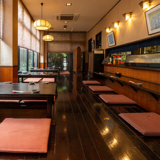 ゆったりとした空間で、土佐料理の数々をお楽しみ下さい。