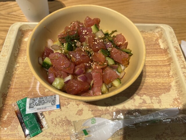 鮪丼 A superb kaisen-don in Shibuya. Step into Tsukiji Maguro