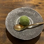 温石 - ずんだ翡翠餅