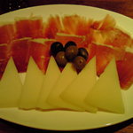 フィゲラス - 生ハムとチーズ