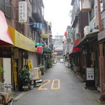 広島風お好み焼 大福 - 昭和の面影を残す飲み屋街