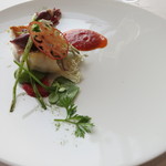 エスキス - 甘鯛、富山産ﾎﾀﾙｲｶ、ﾎﾟﾛ葱、ｳﾙｲの葉、ｽﾗｲｽﾄﾏﾄ、ﾊｰﾌﾞ、朧昆布掛け、ﾄﾏﾄｿｰｽ☆