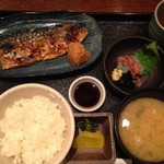 和彩　かくや - さば塩焼きと生しらすの生海苔和え