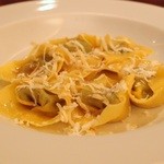 Apr, 2014 ちじみホウレン草を詰めたラビオリ　リコッタチーズの燻製がけ