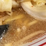 蒙古タンメン中本 - 仕込み調理のスープ