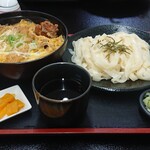 肥前うどん 翔 - よくばり丼定食 ¥990＊ザルうどん ＋¥100