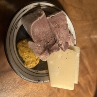 カルネジーオ イースト - 