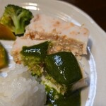 キッチン ブルー グローブ - 真ん中のソースタップリなテリーヌ