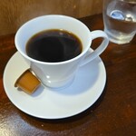 キッチン ブルー グローブ - ホットコーヒーのアップ