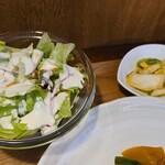 キッチン ブルー グローブ - サラダ、おしのアップ