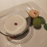 大阪 聘珍樓 - 杏仁豆腐