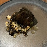 ピノーリ - 牛ホホ肉の赤ワイン煮込み