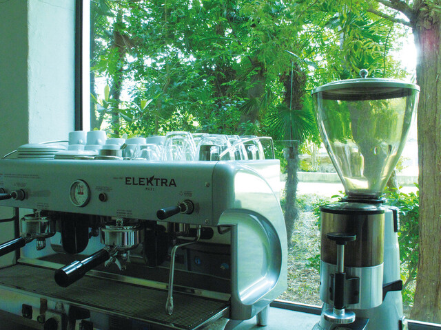 VADE MECVM. Showroom #2 photo 5