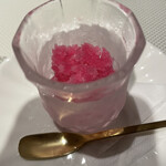 Parado - 口直し“赤紫蘇のシャーベット”。見た目より堅実な大人の味わいです。