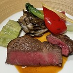 Parado - “フィレ肉ステーキ”。肉の味わい、柔らかさ、ジューシーさ、焼き具合全てがベスト。この量で完結させるシェフの腕前が凄い！