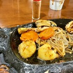 ハンブルグ - じゃがいものソテー♡、人参のグラッセ♡、
      焼き茄子♡、もやし♡