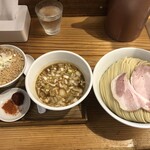 麺屋鈴春 - 濃厚鶏白湯つけ麺＋麺増量100g+カラカラ+鶏挽肉丼