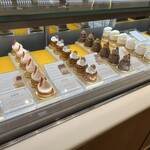 四季菓子の店 HIBIKA - 広々しててとても綺麗でした