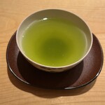 鮨 一二郎 - 美味しいお茶でほっこり。