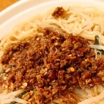 ファミリーマート - 料理写真:ミンチの出来は悪くない!