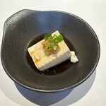 和食・鮮魚 個室居酒屋 初桜 - お通しの湯豆腐