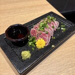 和食・鮮魚 個室居酒屋 初桜 難波本店 - 牛ザブトンのたたき