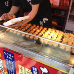 くれおーる 道頓堀店 - 焼いてるところ