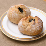 bricolage bread & co. - 豆パン＠税込280円│祝日15:29頃訪問