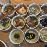 神楽坂 茶寮 - メニュー順に手前右から並べ替えたもの