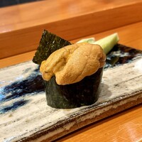 天寿し 京町店 - 赤雲丹 軍艦巻き