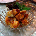 サプナ - アルーバナナチャット（バナナにタマリンドベースのスパイシーなソースがかかったもの。）