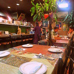 サプナ - エスニックな雰囲気漂う店内