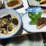 木賊温泉 旅館 井筒屋 - 右はあけびと自家製味噌