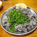 魚虎 - 和牛生センマイ刺し