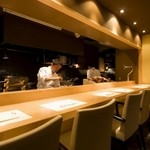 Kokoro Dukushi Inase - 職人の仕事を見ながら美味しい料理とお酒を堪能する