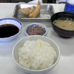 天麩羅処ひらお 本店 - 人気のイカの塩辛はお持ち帰り用もあり