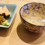 すしやのたい悟 - あん肝の煮付け　奈良漬、山葵。初めての組み合わせ。あん肝というそのものがこのままの姿で海にいるんだろ。