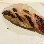 すしやのたい悟 - イサキ。尊い皮目。生魚が苦手な祖父の唯一許した魚の記憶。