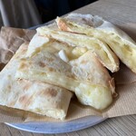 Sajilo Cafe - チーズナン